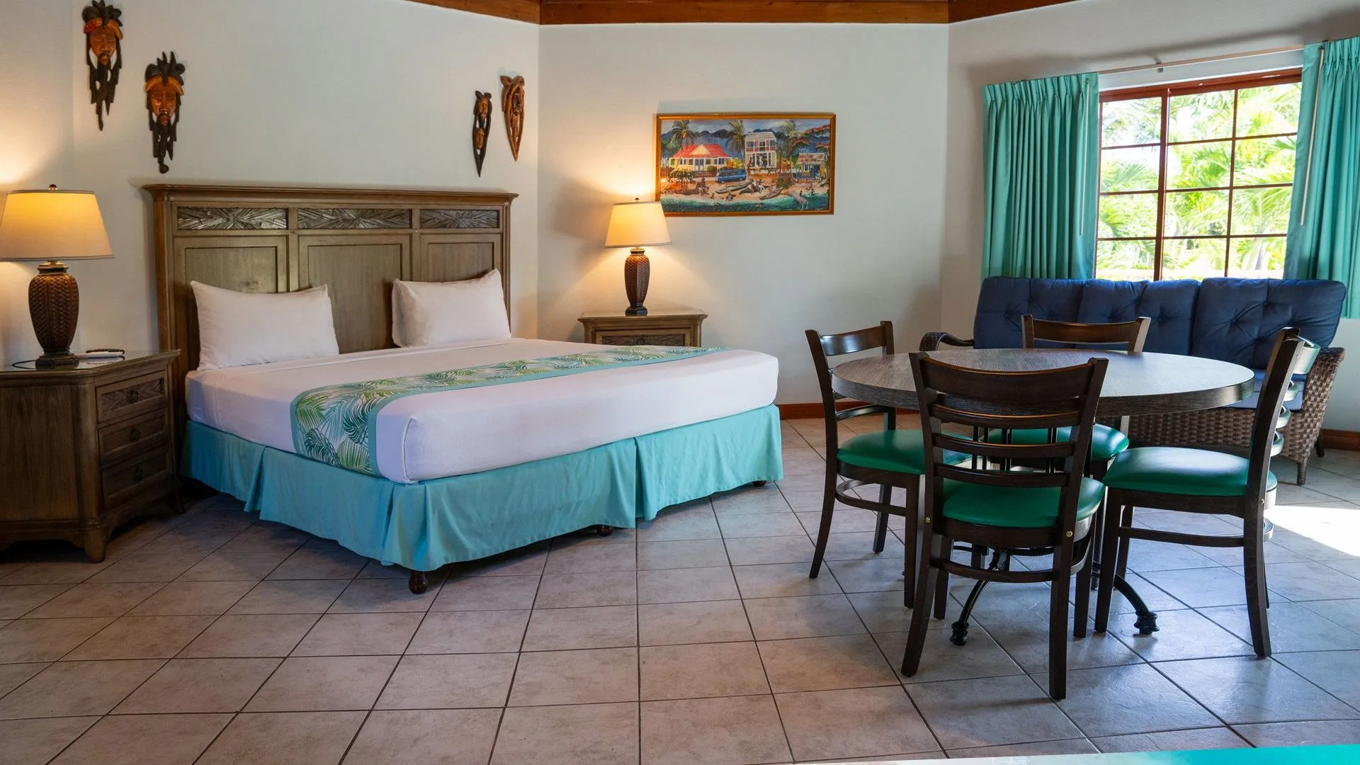 Another view of a CocoLaPalm guest room
