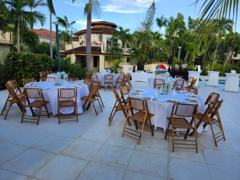 Outdoor wedding reception at CocoLaPalm